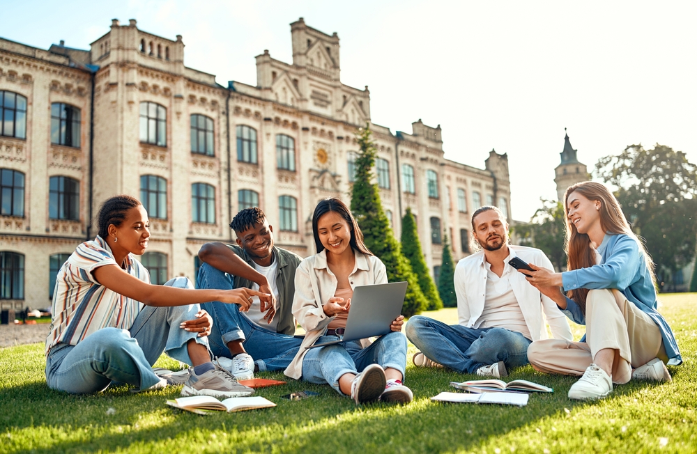The Expat Academic